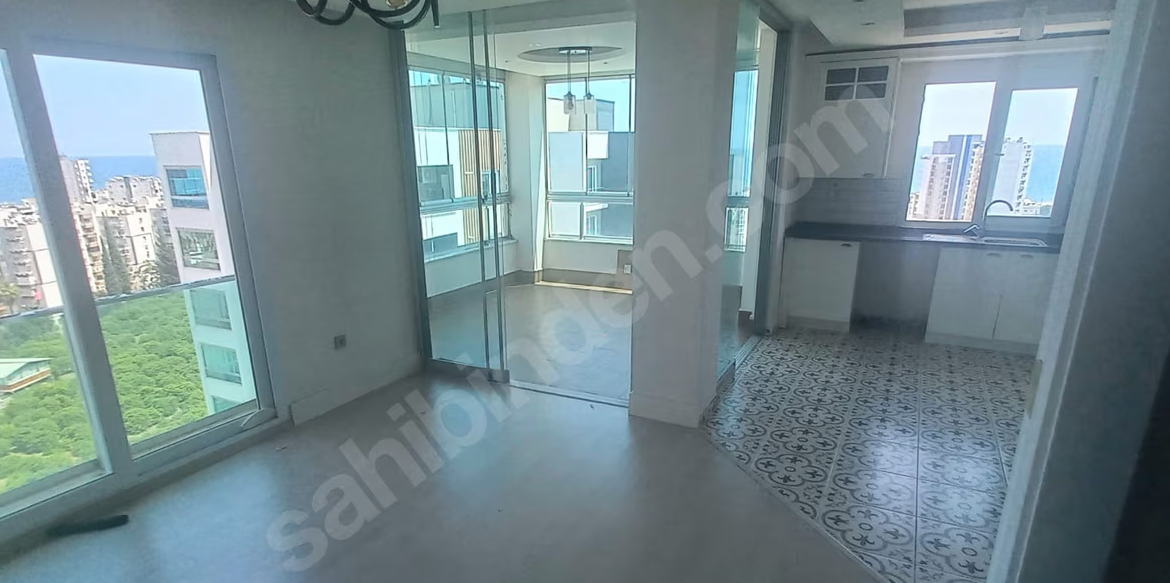 Mersin Mezitli Deniz Mahallesi 3+1 145 m² Klima Kiralık Daire