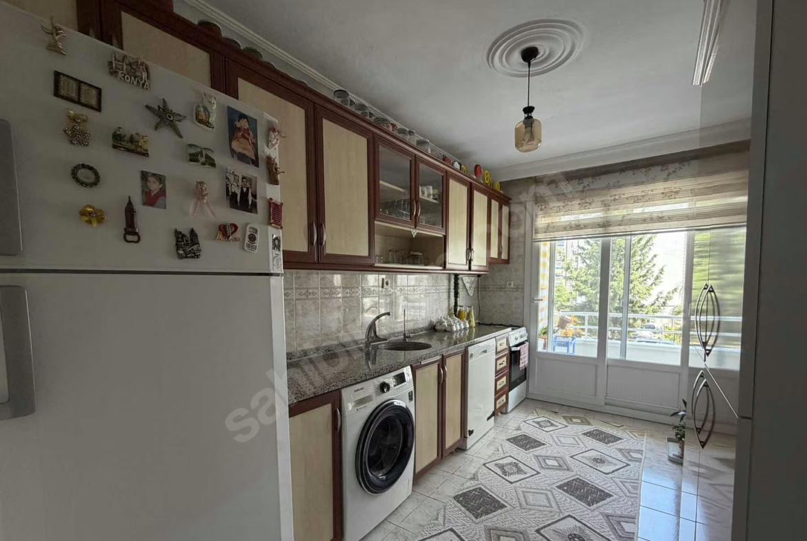 Mersin Mezitli Deniz Mahallesi 3+1 165 m² Doğalgaz Kombili Satılık Daire