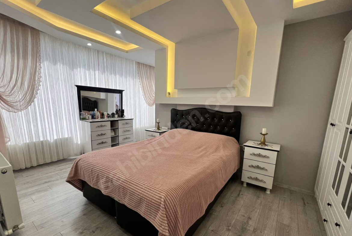 Mersin Mezitli Deniz Mahallesi 3+1 165 m² Doğalgaz Kombili Satılık Daire