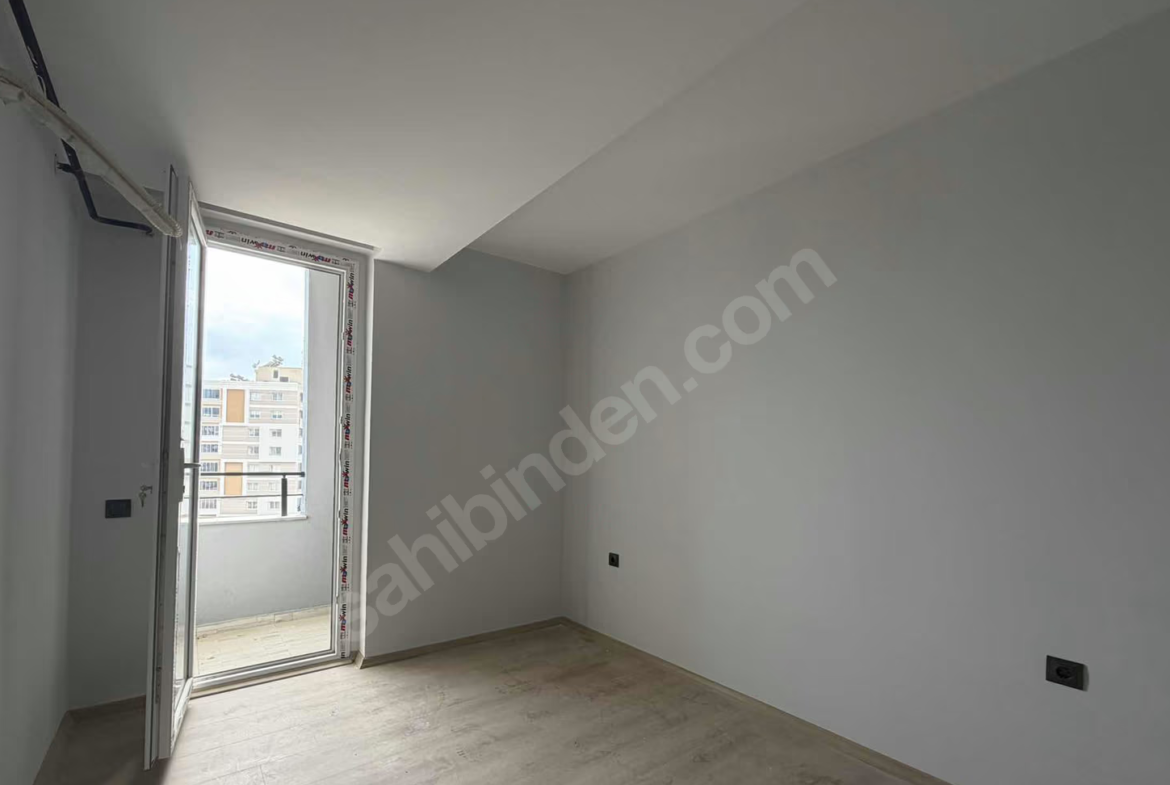Mersin Mezitli Deniz Mahallesi 3+1 90 m² Doğalgaz Kombili Satılık Daire