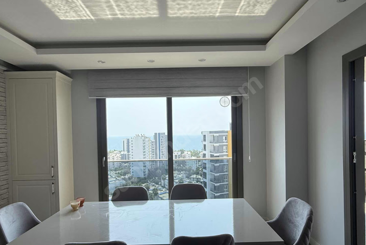 Mersin Mezitli Deniz Mahallesi 4+1 217 m² Doğalgaz Kombili Satılık Daire