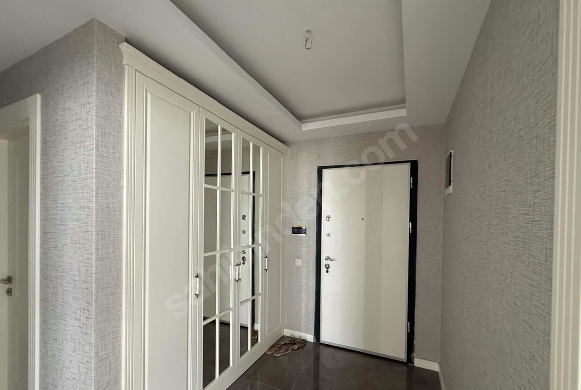 Mersin Mezitli Deniz Mahallesi 4+1 217 m² Doğalgaz Kombili Satılık Daire