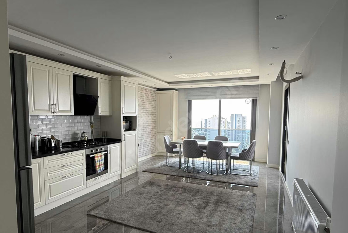 Mersin Mezitli Deniz Mahallesi 4+1 217 m² Doğalgaz Kombili Satılık Daire
