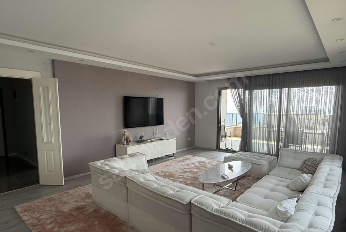 Mersin Mezitli Deniz Mahallesi 4+1 217 m² Doğalgaz Kombili Satılık Daire