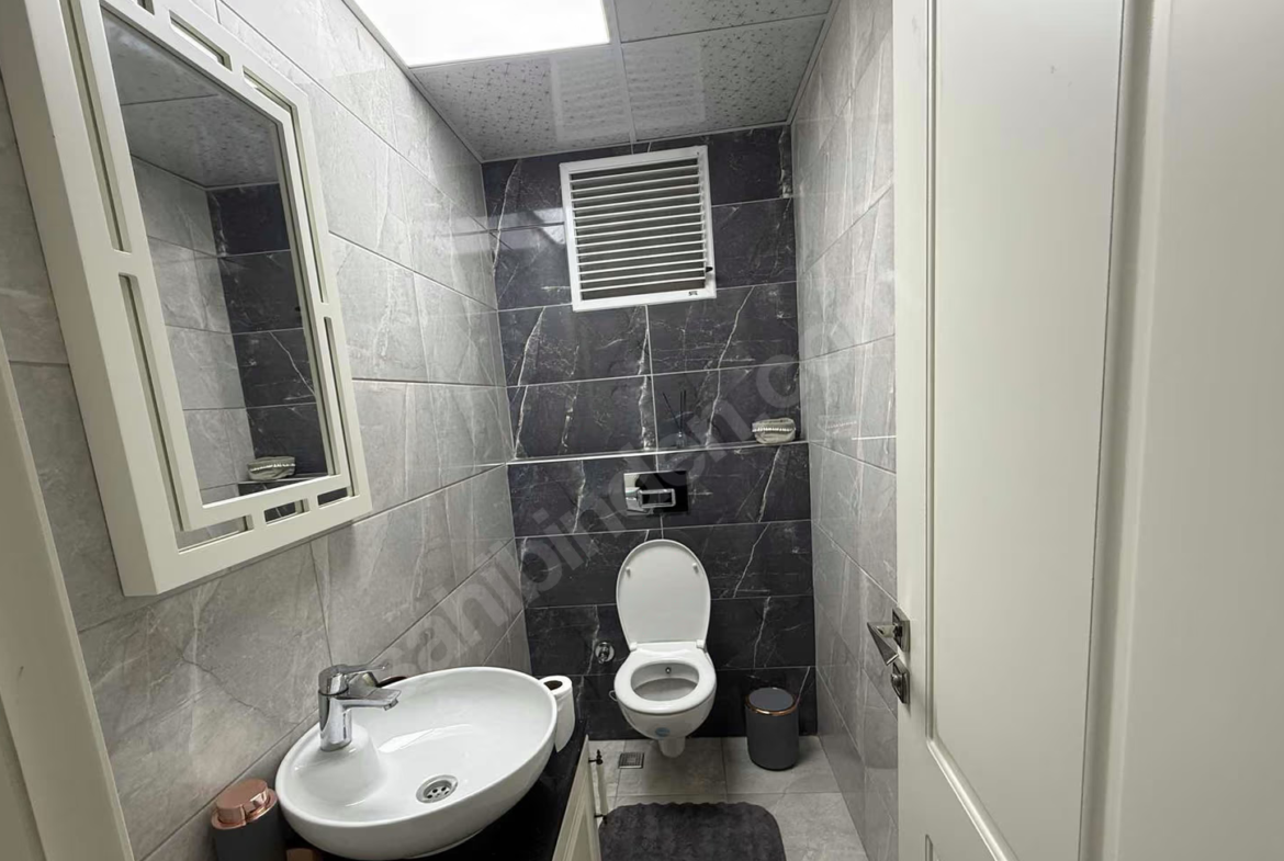 Mersin Mezitli Deniz Mahallesi 4+1 217 m² Doğalgaz Kombili Satılık Daire