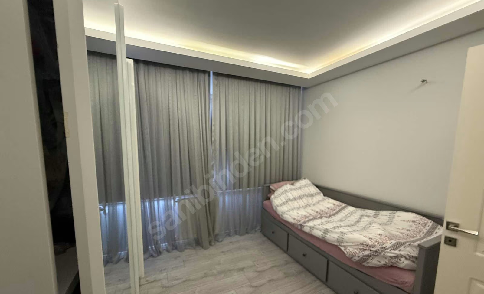 Mersin Mezitli Deniz Mahallesi 4+1 217 m² Doğalgaz Kombili Satılık Daire 9 Mersin Mezitli Deniz Mahallesi 4+1 217 m² Doğalgaz Kombili Satılık Daire