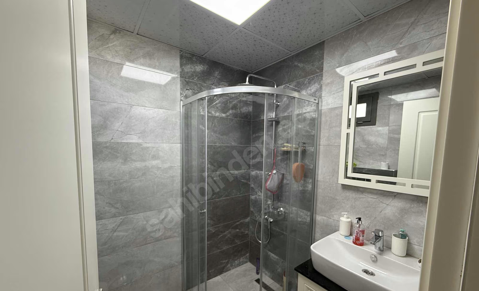 Mersin Mezitli Deniz Mahallesi 4+1 217 m² Doğalgaz Kombili Satılık Daire 13 Mersin Mezitli Deniz Mahallesi 4+1 217 m² Doğalgaz Kombili Satılık Daire