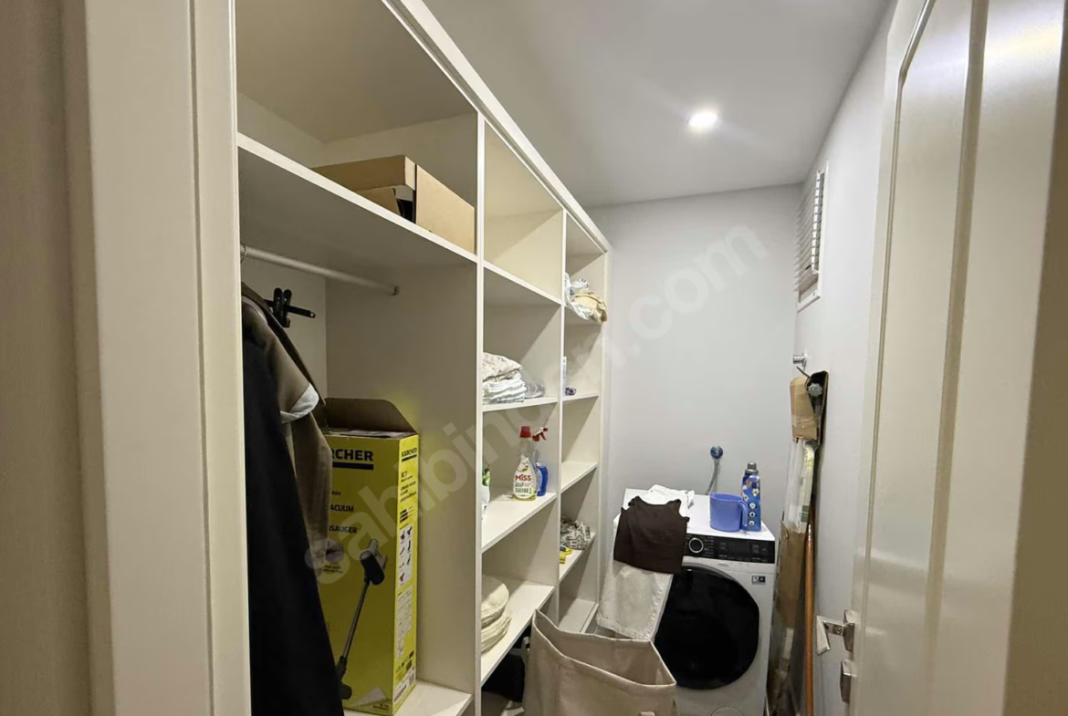 Mersin Mezitli Deniz Mahallesi 4+1 217 m² Doğalgaz Kombili Satılık Daire