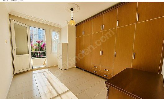 Mersin Mezitli Deniz Mahallesi 4+1 240 m² Doğalgaz Sobası Satılık Villa