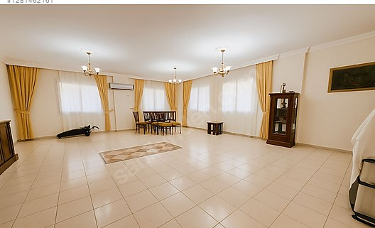 Mersin Mezitli Deniz Mahallesi 4+1 240 m² Doğalgaz Sobası Satılık Villa