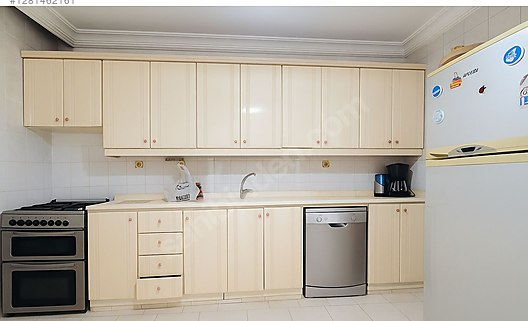 Mersin Mezitli Deniz Mahallesi 4+1 240 m² Doğalgaz Sobası Satılık Villa