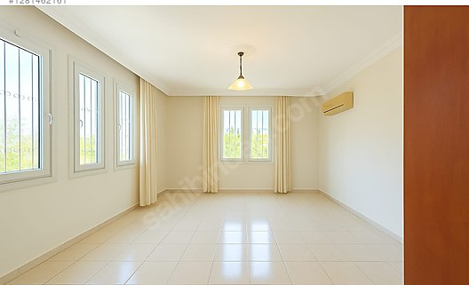 Mersin Mezitli Deniz Mahallesi 4+1 240 m² Doğalgaz Sobası Satılık Villa