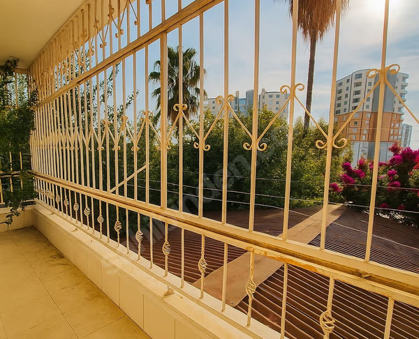 Mersin Mezitli Deniz Mahallesi 4+1 240 m² Doğalgaz Sobası Satılık Villa