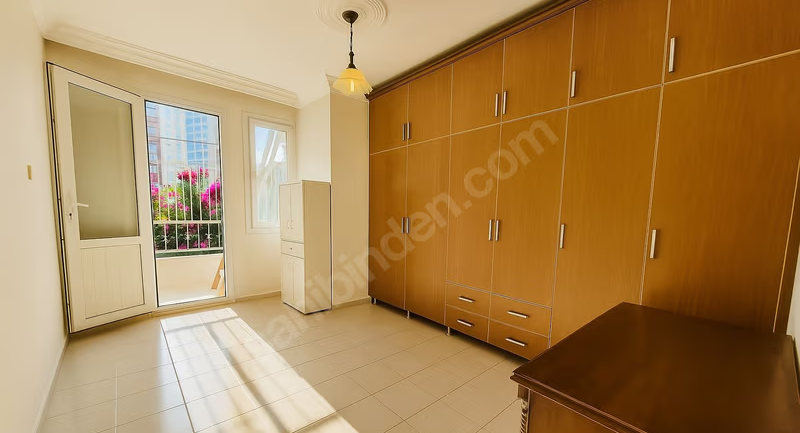 Mersin Mezitli Deniz Mahallesi 4+1 240 m² Doğalgaz Sobası Satılık Villa