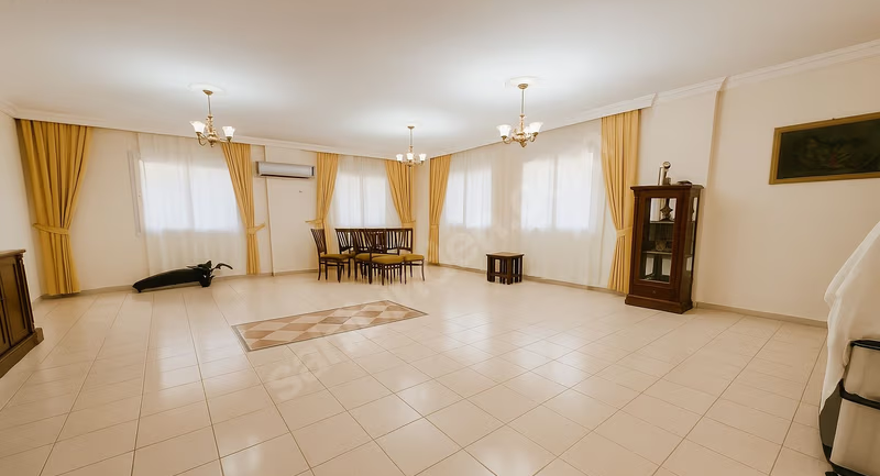 Mersin Mezitli Deniz Mahallesi 4+1 240 m² Doğalgaz Sobası Satılık Villa