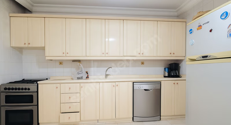 Mersin Mezitli Deniz Mahallesi 4+1 240 m² Doğalgaz Sobası Satılık Villa