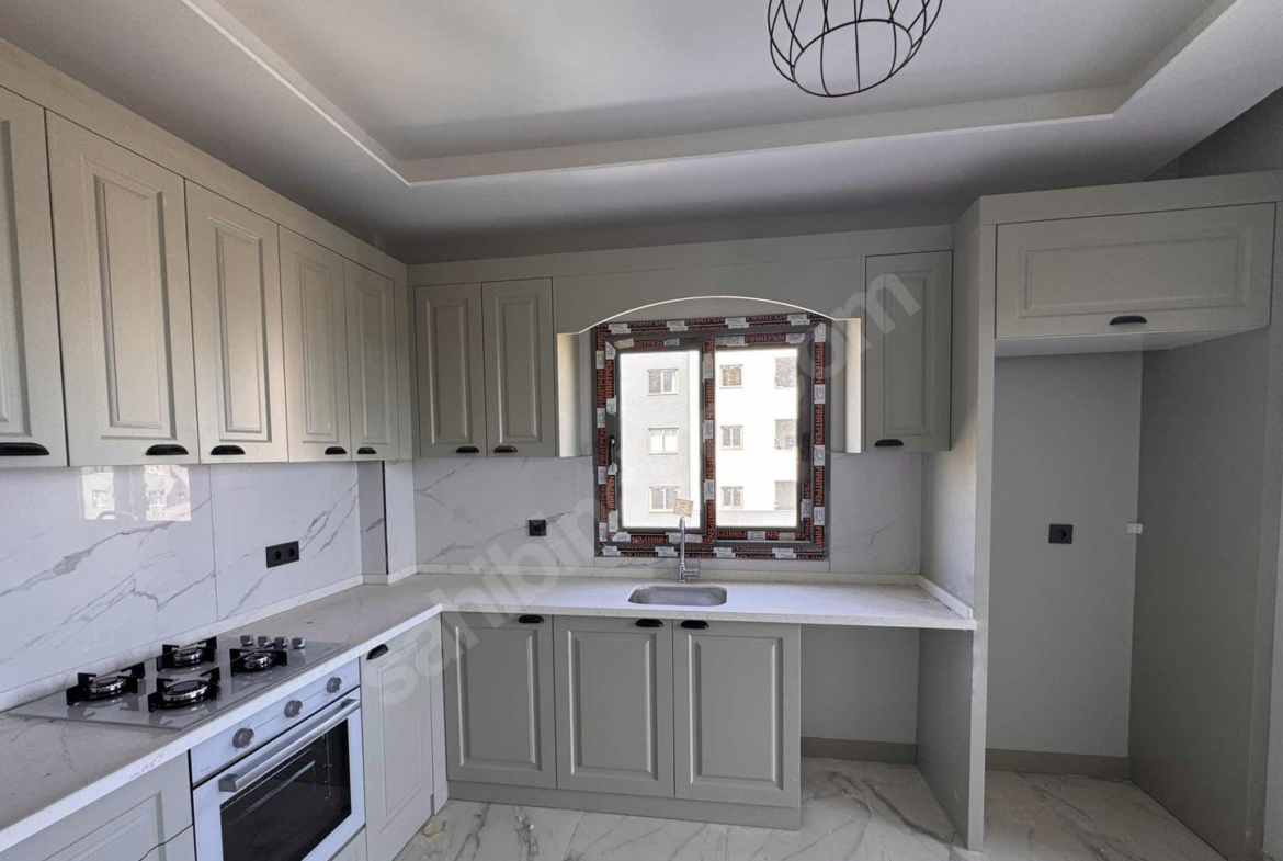 Mersin Mezitli Esenbağlar Mahallesi 3+1 180 m² Doğalgaz Kombili Satılık Daire