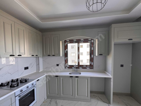 Mersin Mezitli Esenbağlar Mahallesi 3+1 180 m² Doğalgaz Kombili Satılık Daire