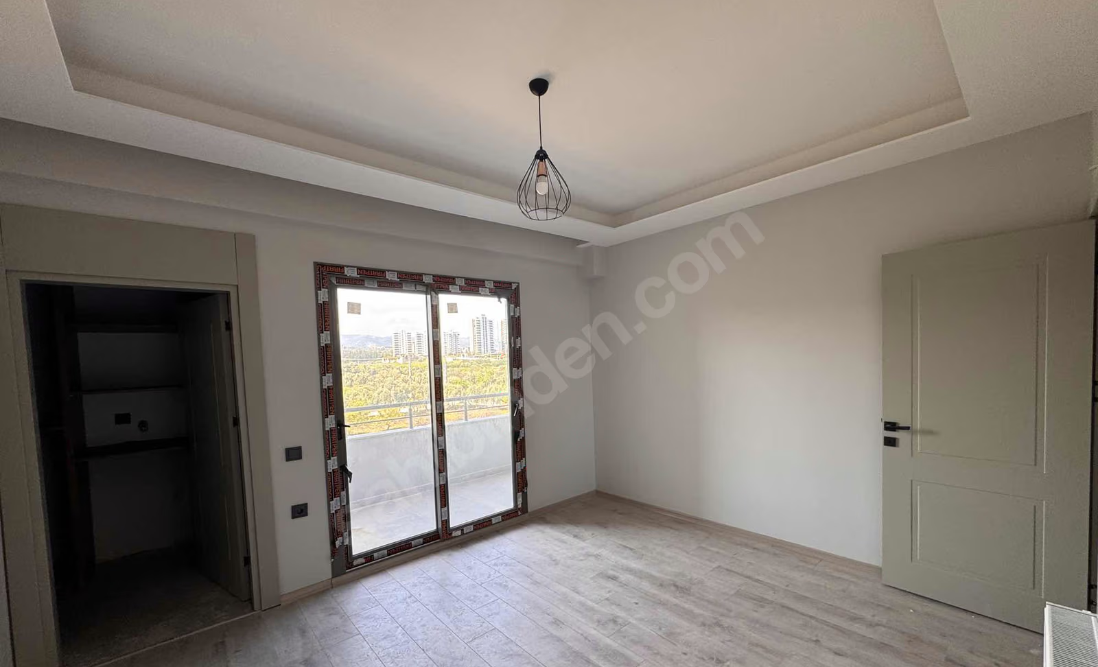 Mersin Mezitli Esenbağlar Mahallesi 3+1 180 m² Doğalgaz Kombili Satılık Daire