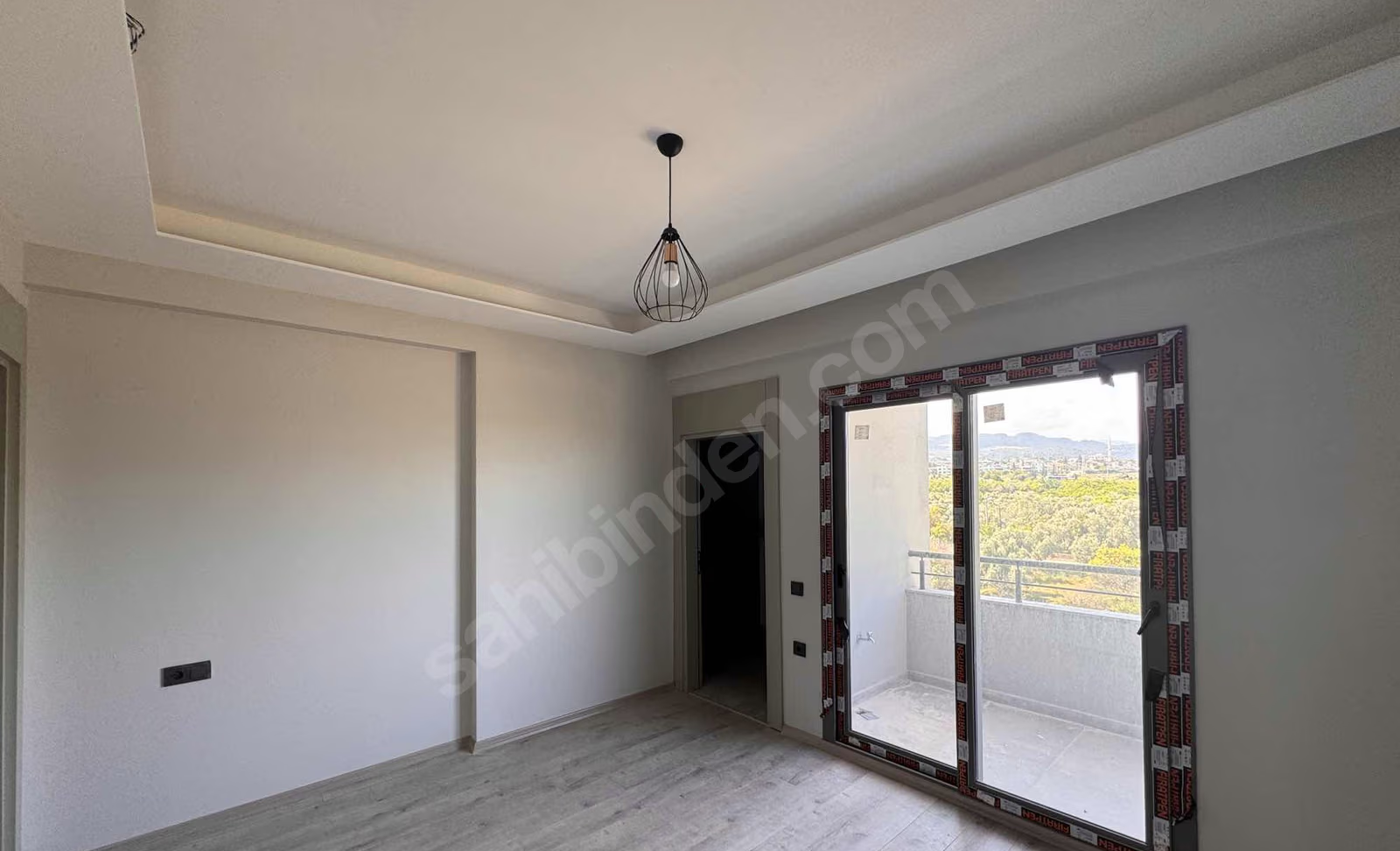 Mersin Mezitli Esenbağlar Mahallesi 3+1 180 m² Doğalgaz Kombili Satılık Daire