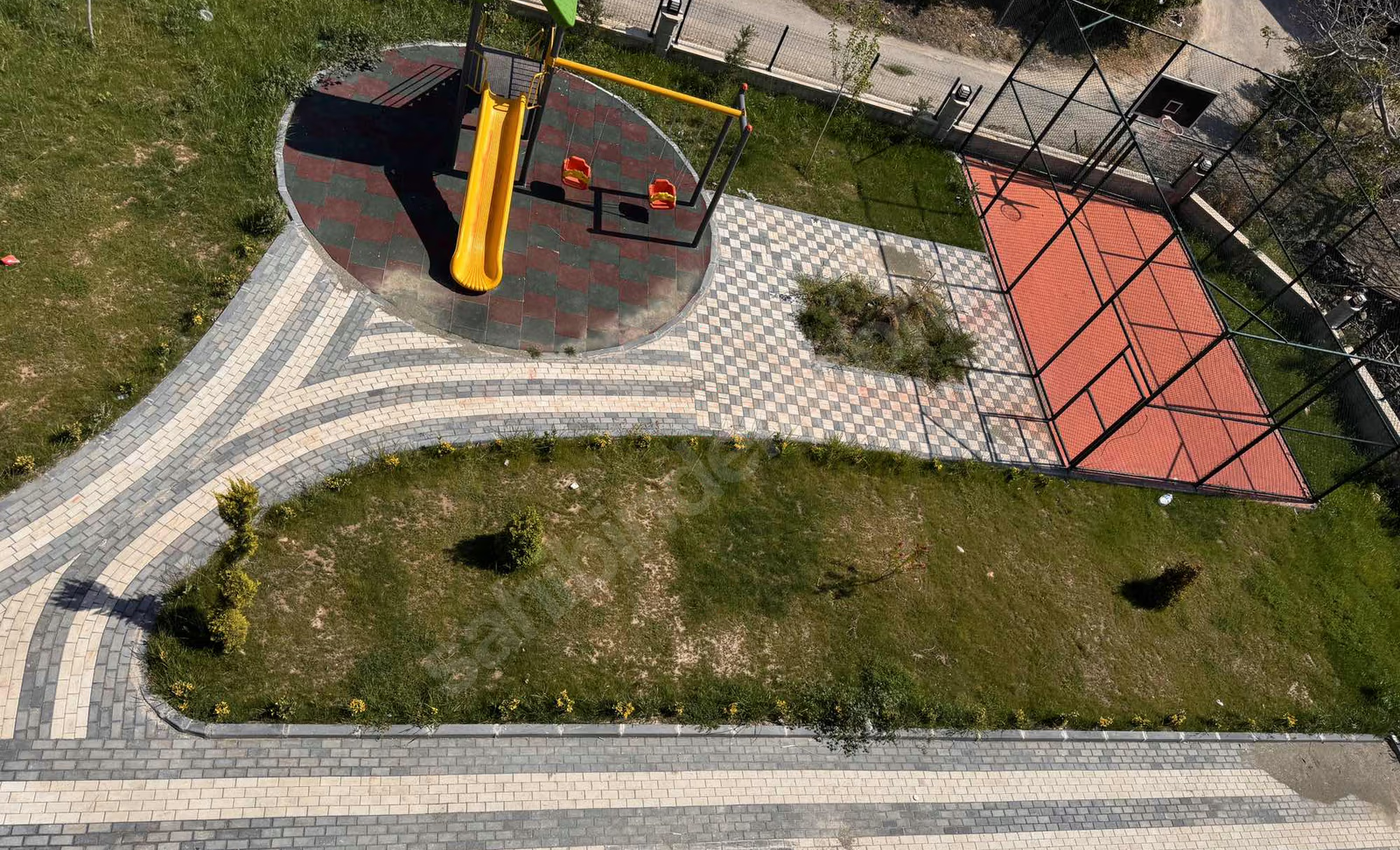 Mersin Mezitli Esenbağlar Mahallesi 3+1 180 m² Doğalgaz Kombili Satılık Daire