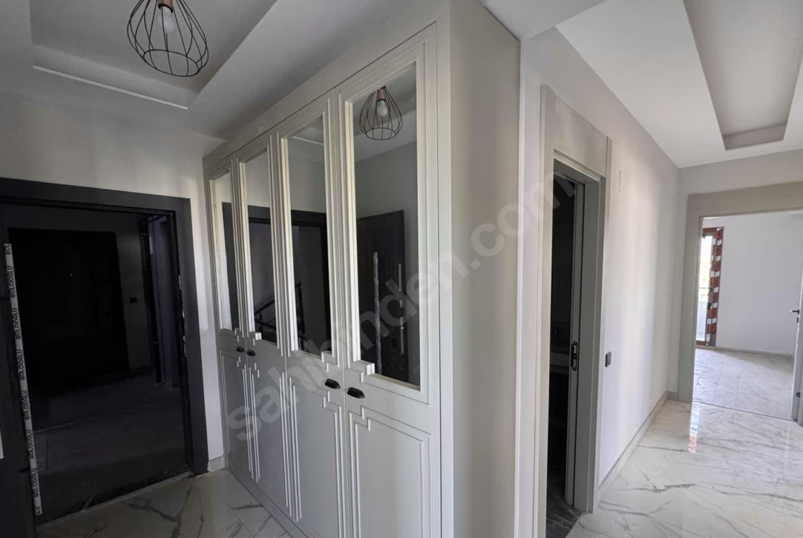 Mersin Mezitli Esenbağlar Mahallesi 3+1 180 m² Doğalgaz Kombili Satılık Daire