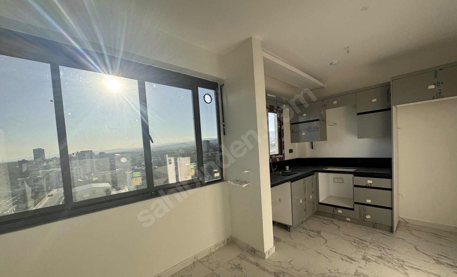 Mersin Mezitli Eski Mezitli Mahallesi 2+1 100 m² Doğalgaz Kombili Satılık Daire