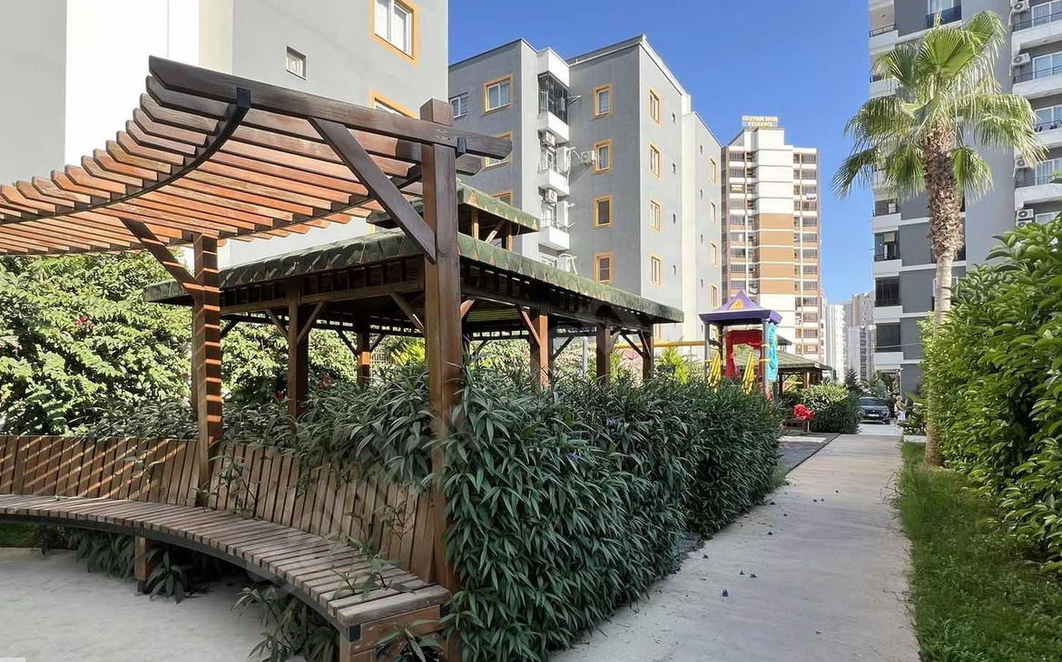 Mersin Mezitli Hürriyet Mahallesi 1+1 65 m² Doğalgaz Kombili Satılık Daire