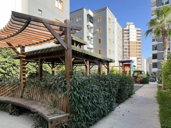 Mersin Mezitli Hürriyet Mahallesi 1+1 65 m² Doğalgaz Kombili Satılık Daire