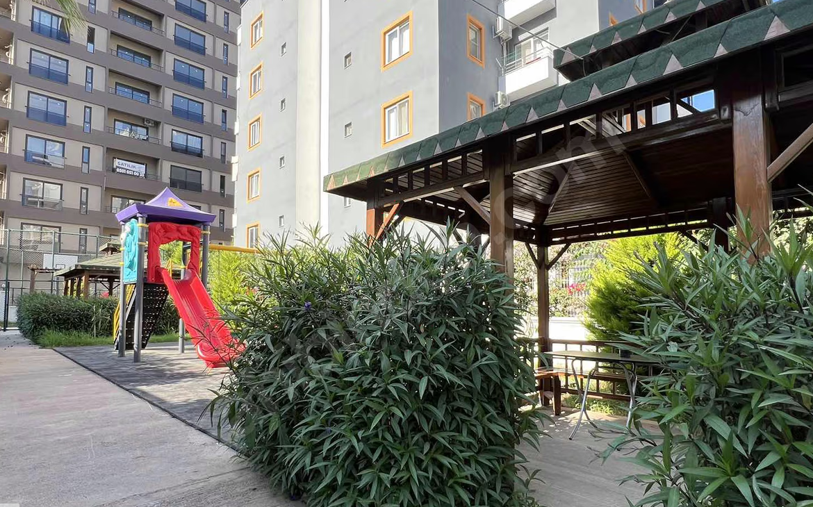 Mersin Mezitli Hürriyet Mahallesi 1+1 65 m² Doğalgaz Kombili Satılık Daire