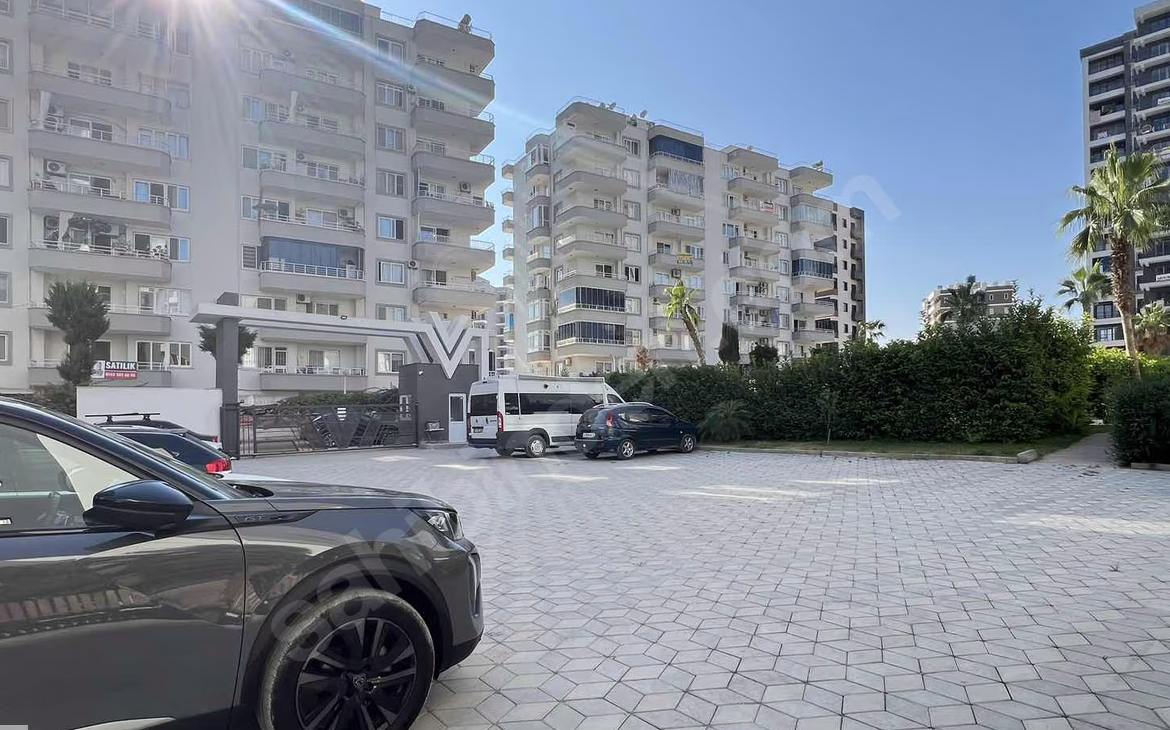 Mersin Mezitli Hürriyet Mahallesi 1+1 65 m² Doğalgaz Kombili Satılık Daire
