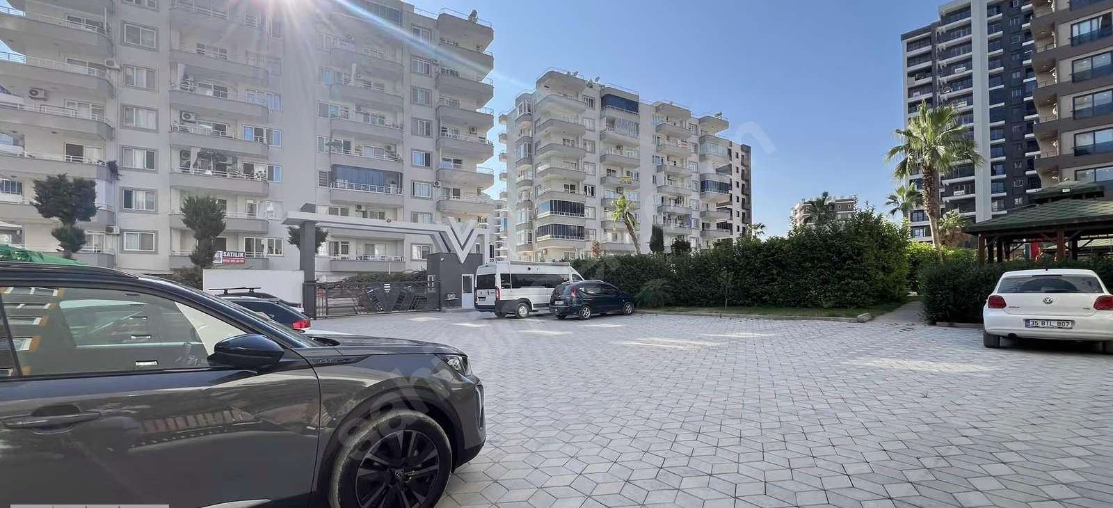 Mersin Mezitli Hürriyet Mahallesi 1+1 65 m² Doğalgaz Kombili Satılık Daire