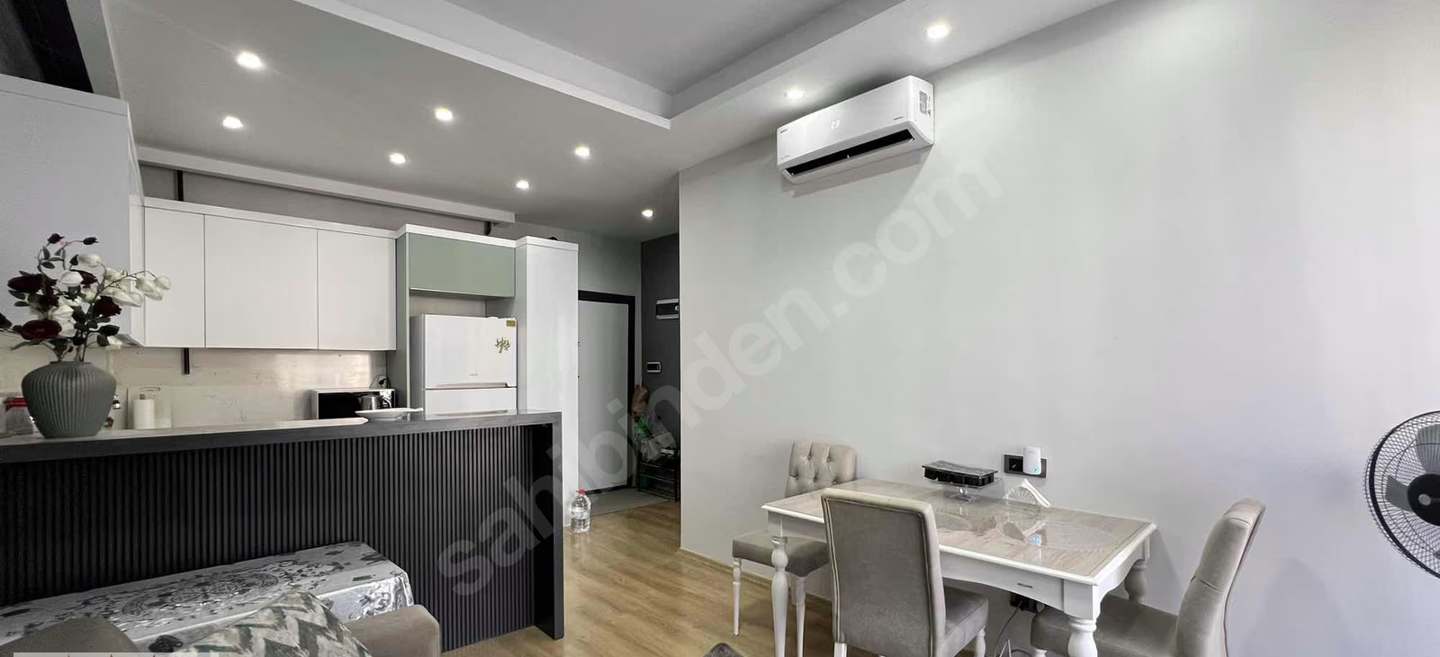 Mersin Mezitli Hürriyet Mahallesi 1+1 65 m² Doğalgaz Kombili Satılık Daire