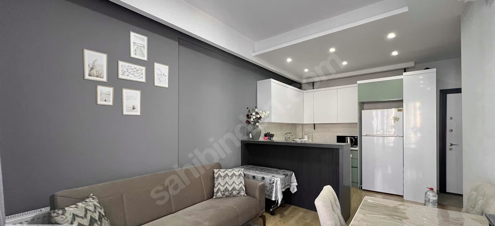 Mersin Mezitli Hürriyet Mahallesi 1+1 65 m² Doğalgaz Kombili Satılık Daire