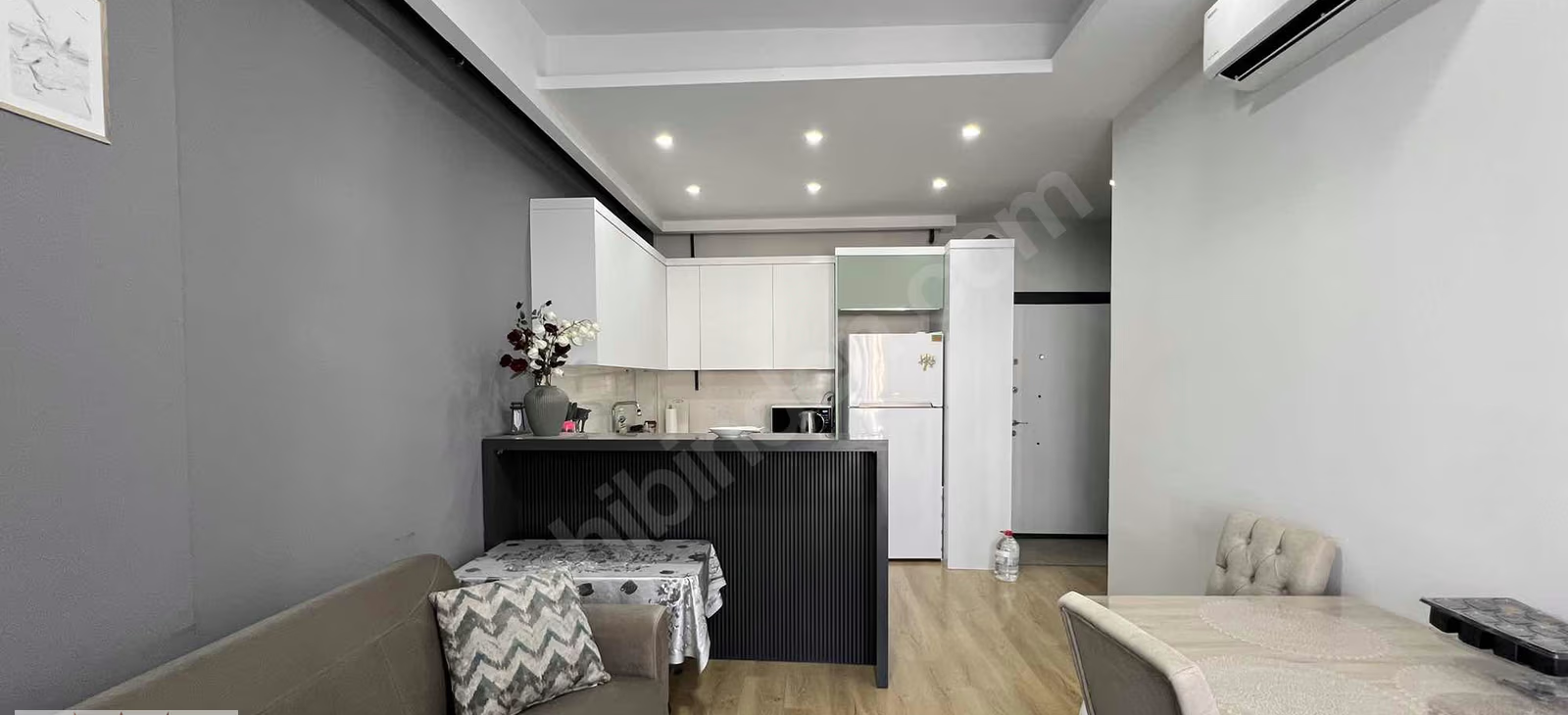 Mersin Mezitli Hürriyet Mahallesi 1+1 65 m² Doğalgaz Kombili Satılık Daire