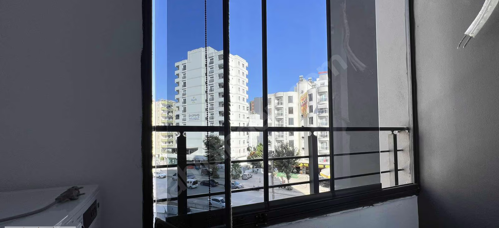 Mersin Mezitli Hürriyet Mahallesi 1+1 65 m² Doğalgaz Kombili Satılık Daire