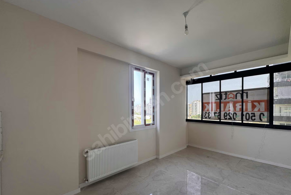 Mersin Mezitli İstiklal Mahallesi 2+1 95 m² Doğalgaz Kombili Kiralık Daire