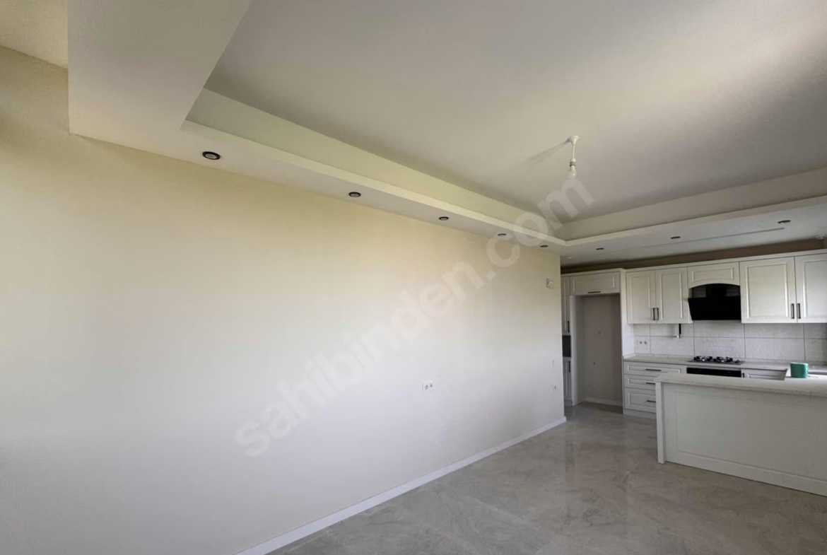 Mersin Mezitli İstiklal Mahallesi 2+1 95 m² Doğalgaz Kombili Kiralık Daire