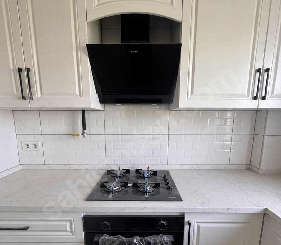 Mersin Mezitli İstiklal Mahallesi 2+1 95 m² Doğalgaz Kombili Kiralık Daire