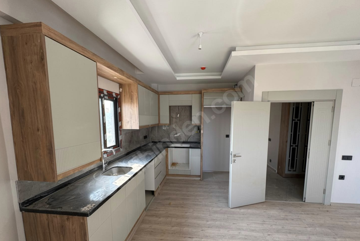 Mersin Mezitli İstiklal Mahallesi 3+1 130 m² Klima Satılık Daire