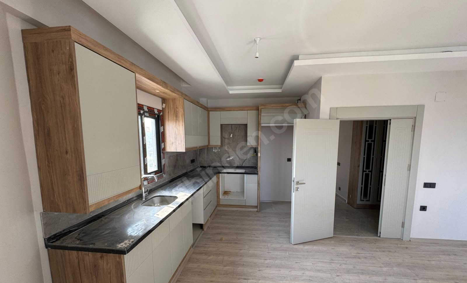 Mersin Mezitli İstiklal Mahallesi 3+1 130 m² Klima Satılık Daire