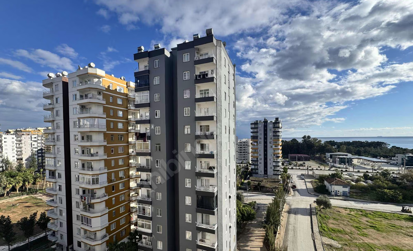 Mersin Mezitli İstiklal Mahallesi 3+1 170 m² Klima Satılık Daire