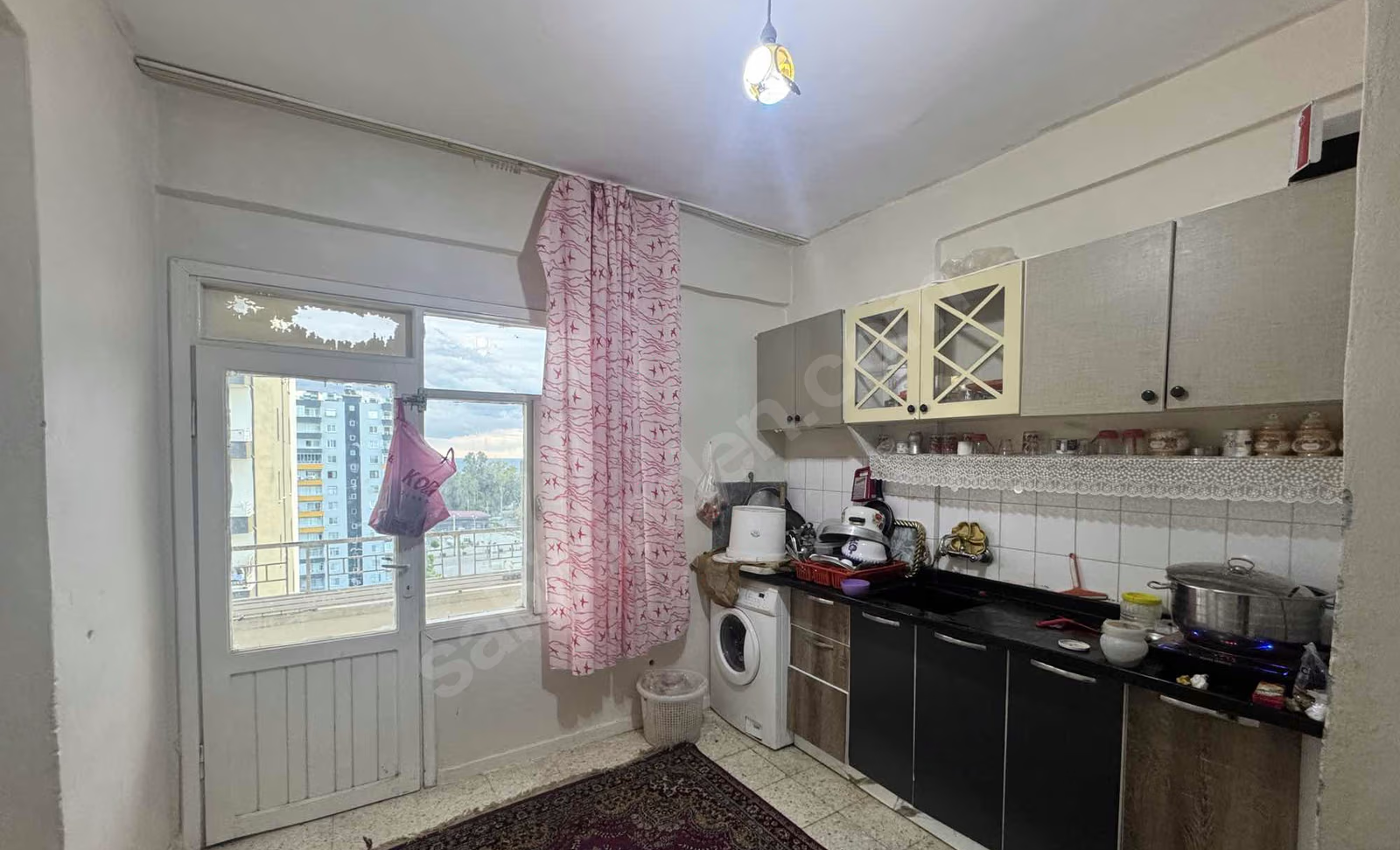 Mersin Mezitli İstiklal Mahallesi 3+1 170 m² Klima Satılık Daire