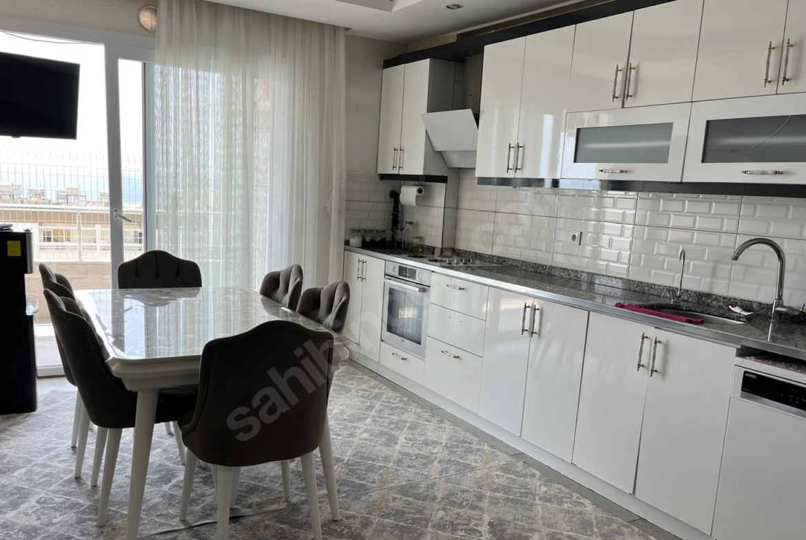 Mersin Mezitli İstiklal Mahallesi 3+1 185 m² Doğalgaz Kombili Satılık Daire