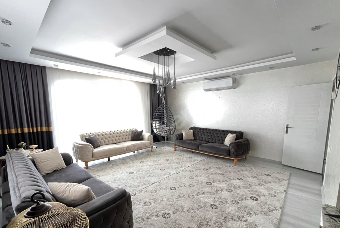 Mersin Mezitli İstiklal Mahallesi 3+1 185 m² Doğalgaz Kombili Satılık Daire