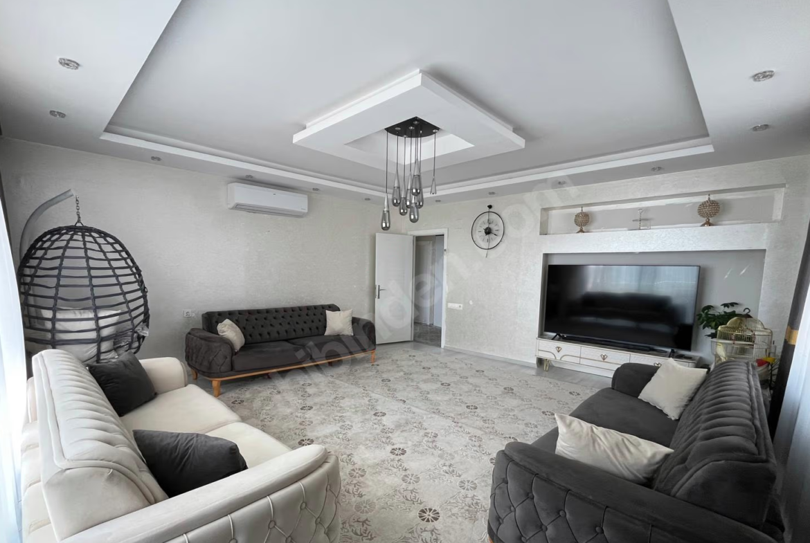 Mersin Mezitli İstiklal Mahallesi 3+1 185 m² Doğalgaz Kombili Satılık Daire