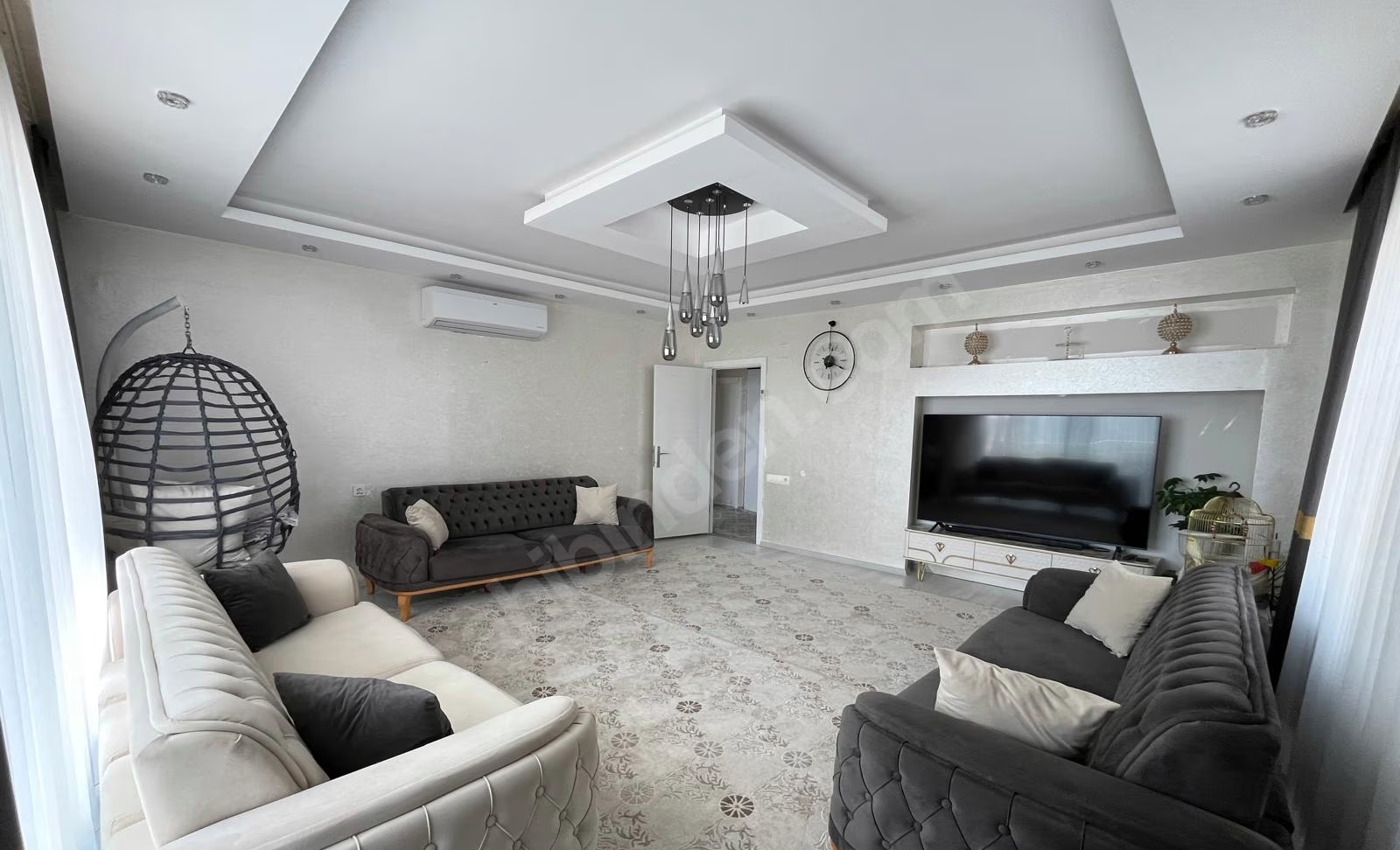 Mersin Mezitli İstiklal Mahallesi 3+1 185 m² Doğalgaz Kombili Satılık Daire