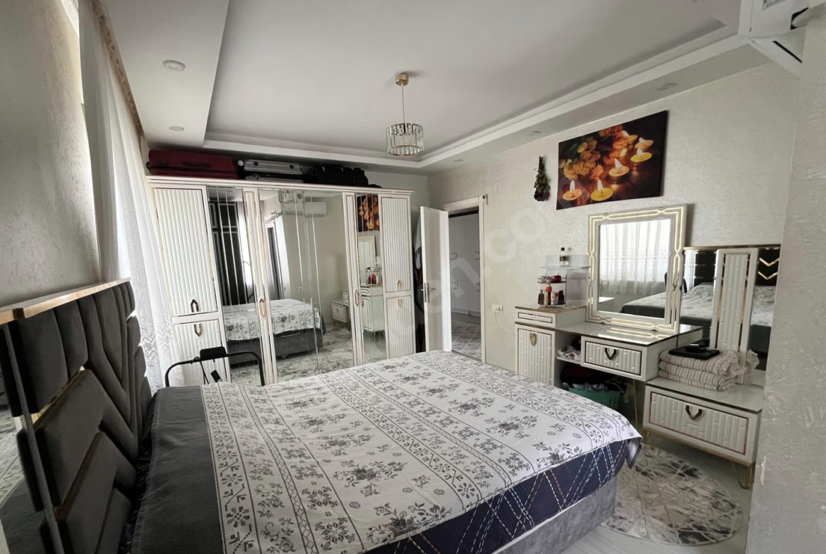 Mersin Mezitli İstiklal Mahallesi 3+1 185 m² Doğalgaz Kombili Satılık Daire
