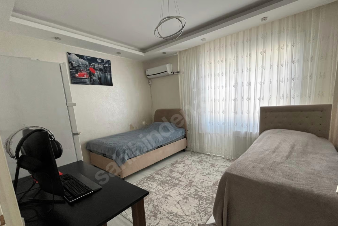 Mersin Mezitli İstiklal Mahallesi 3+1 185 m² Doğalgaz Kombili Satılık Daire