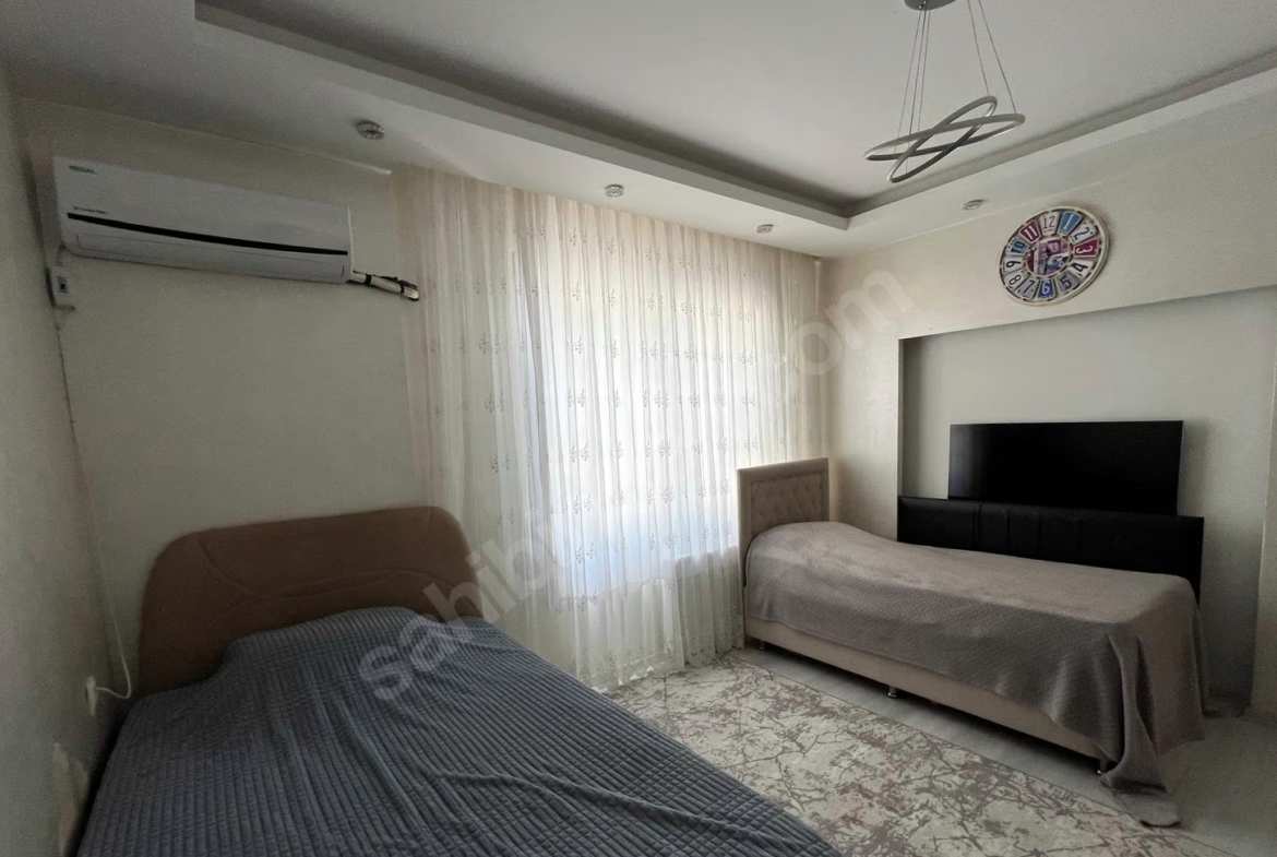 Mersin Mezitli İstiklal Mahallesi 3+1 185 m² Doğalgaz Kombili Satılık Daire